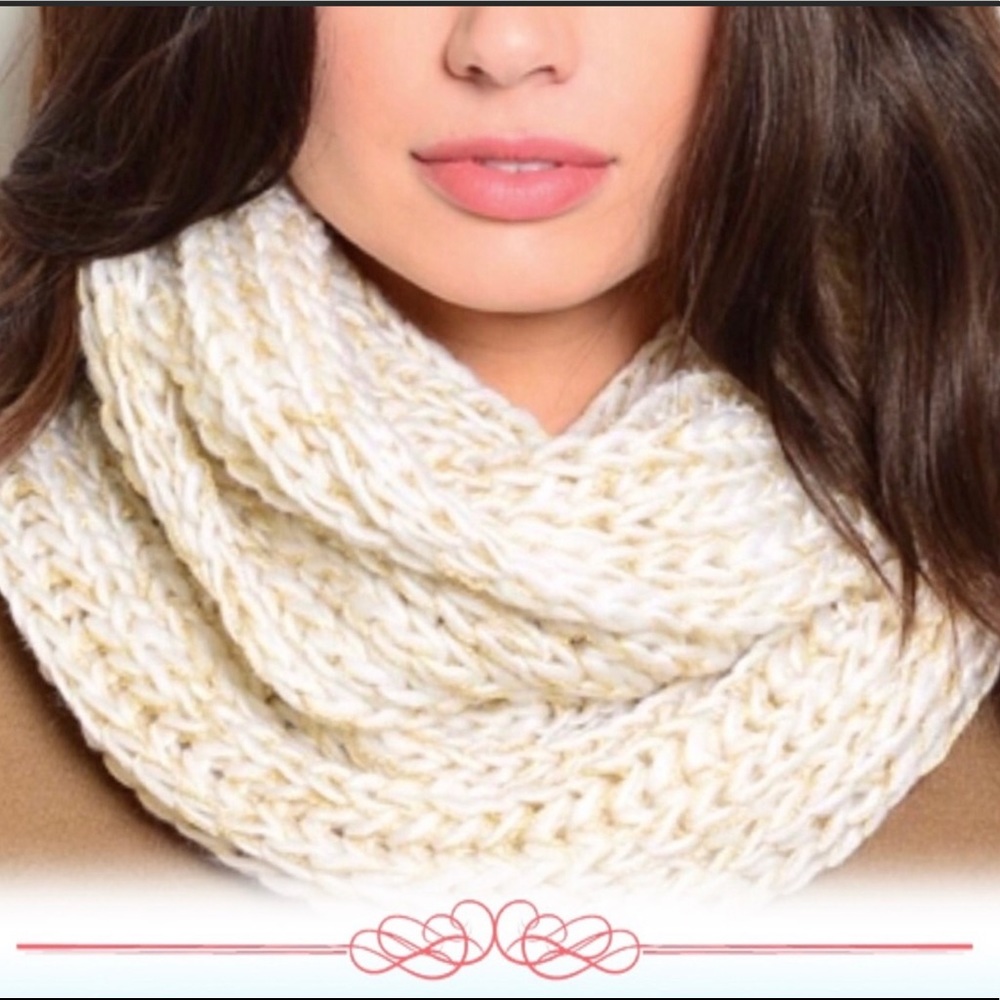 Cable-knit Scart - Cream